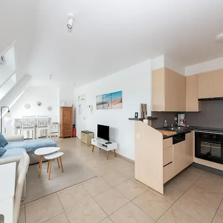 Quiet Getaway W Terrace, Cleaning Included Διαμέρισμα